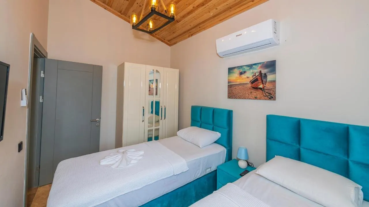 Cemre - 2 Bedroom Holiday Villa In Kayakoey Oeluedeniz Fethiye