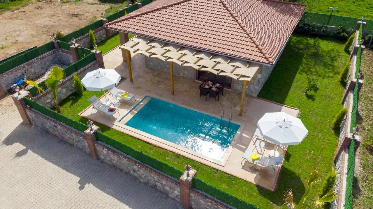 Cemre - 2 Bedroom Holiday Villa In Kayakoey Oeluedeniz Fethiye Turkey