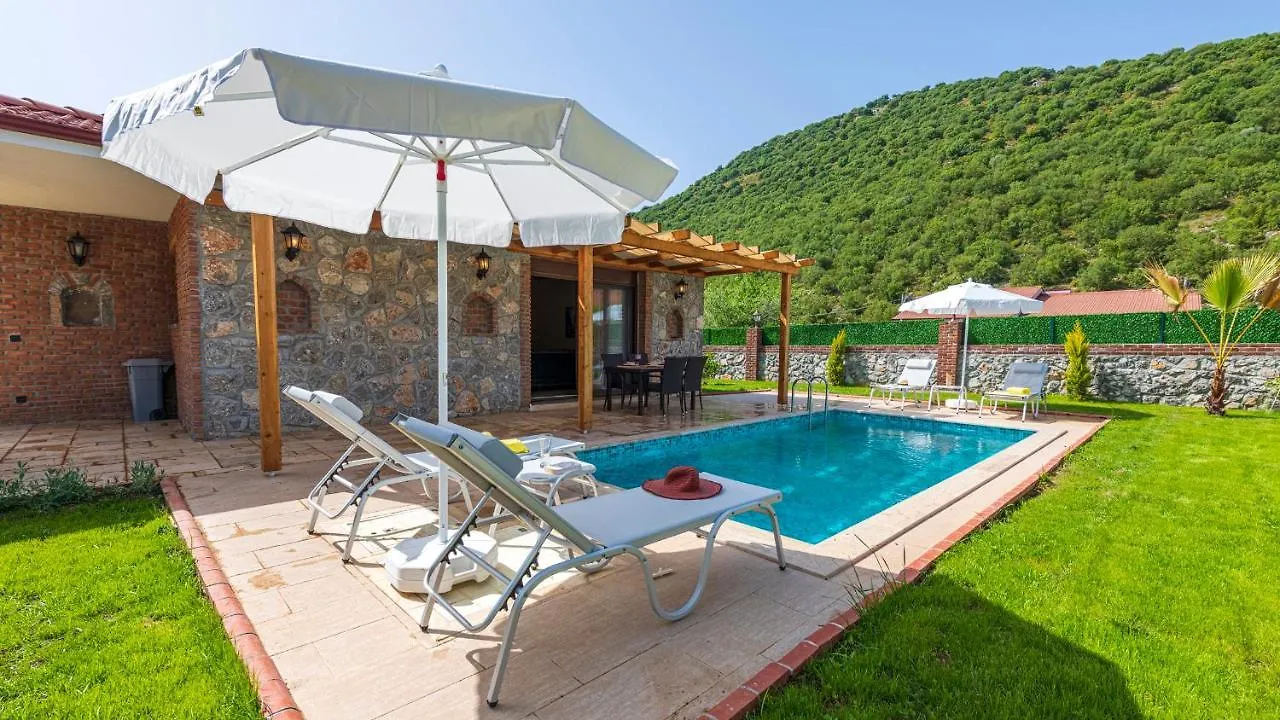 Cemre - 2 Bedroom Holiday Villa In Kayakoey Oeluedeniz Fethiye Turkey