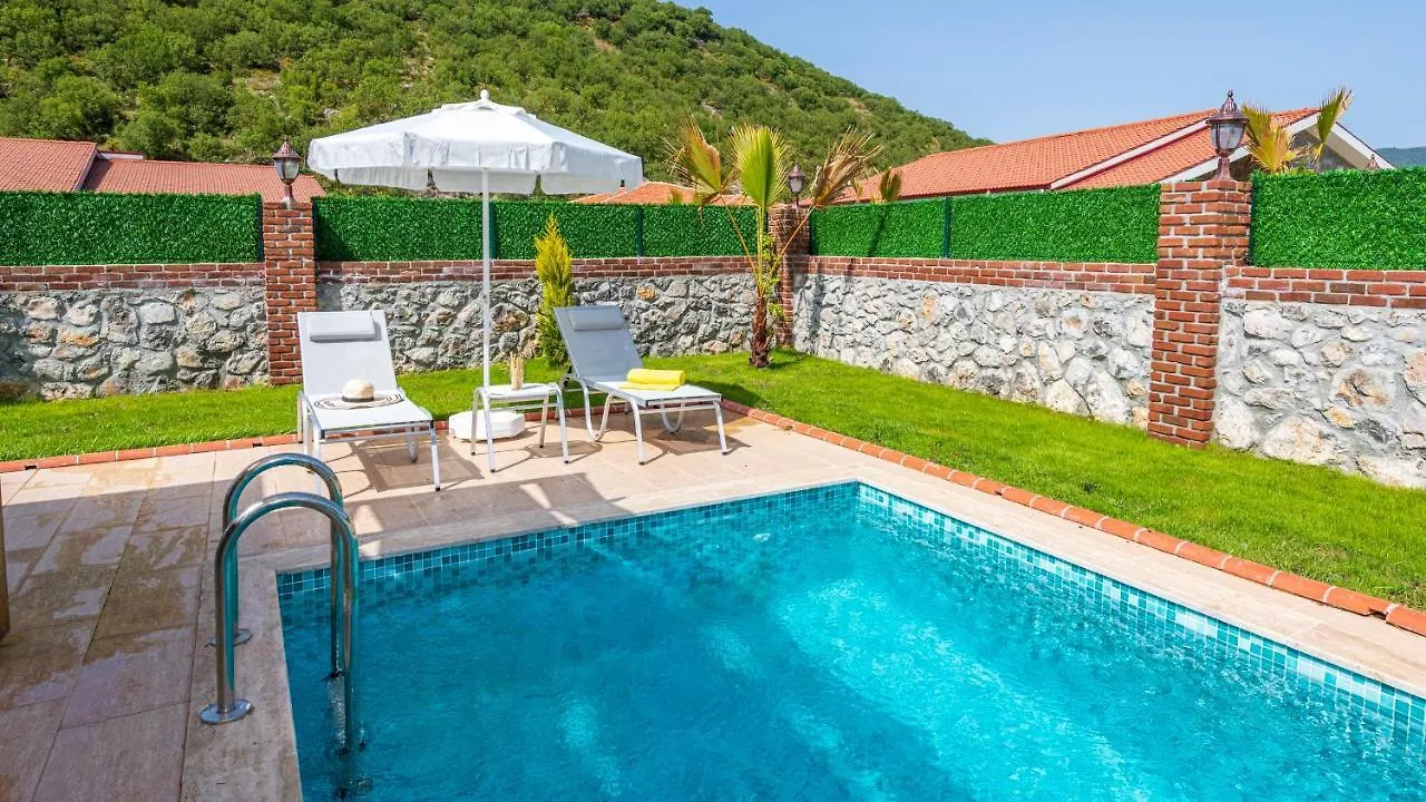 Cemre - 2 Bedroom Holiday Villa In Kayakoey Oeluedeniz Fethiye