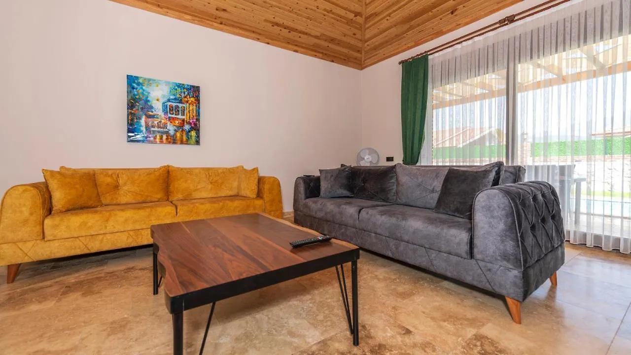 Cemre - 2 Bedroom Holiday Villa In Kayakoey Oeluedeniz Fethiye