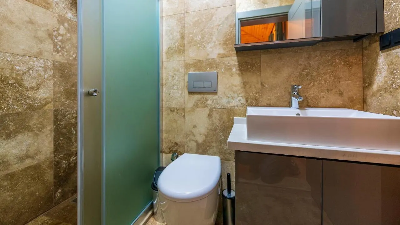 Cemre - 2 Bedroom Holiday Villa In Kayakoey Oeluedeniz Fethiye